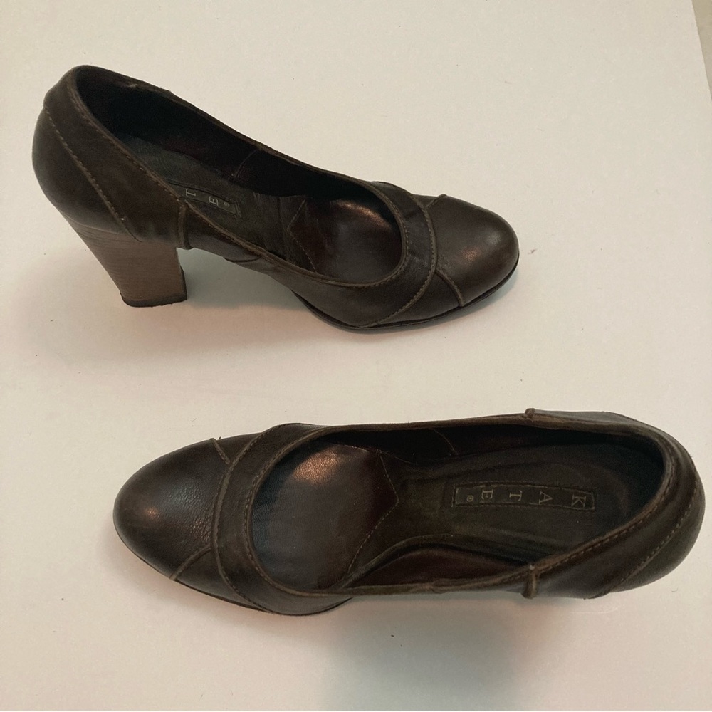 Kate by Ferrari charcoal brown Leather 4” block heel round toe